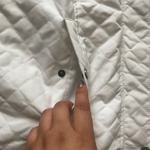 White puffer vest - Picture 2 of 6